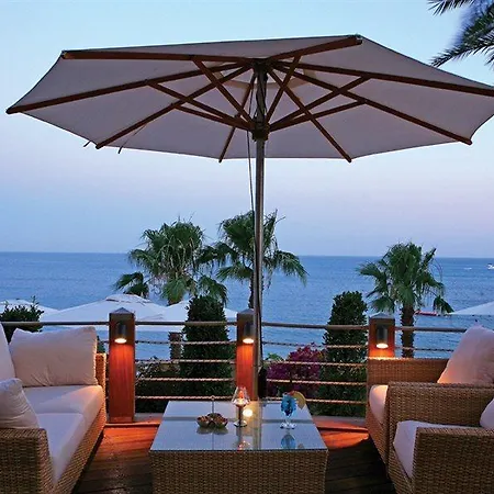 Hotel Columbia Beachotel 4*