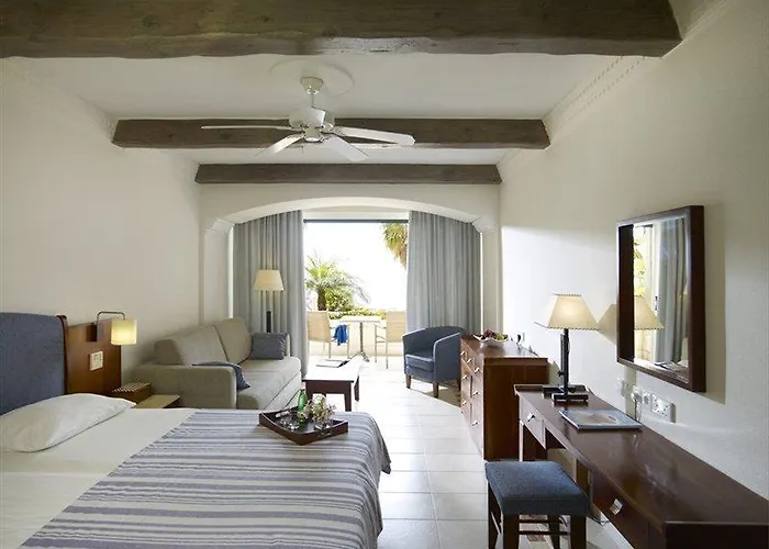 Columbia Beachotel بيسوري