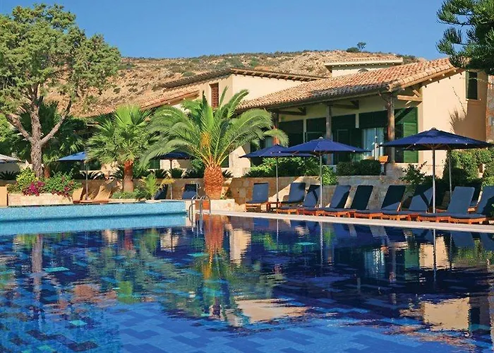 فندق Columbia Beachotel 4*