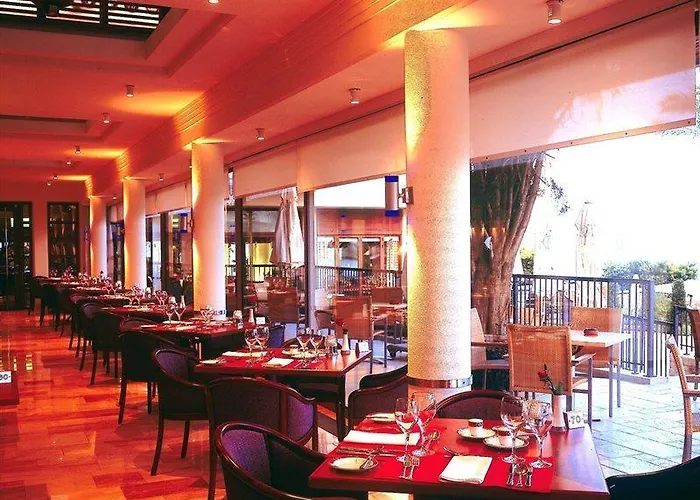 Columbia Beachotel بيسوري