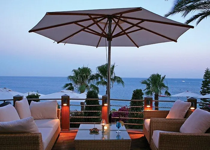 Hotel Columbia Beachotel 4*